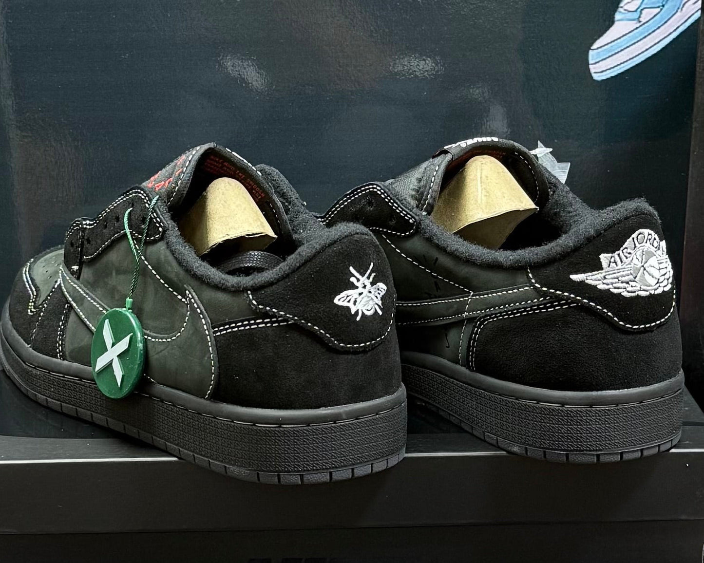 1 Travis Scott Black Phantom
