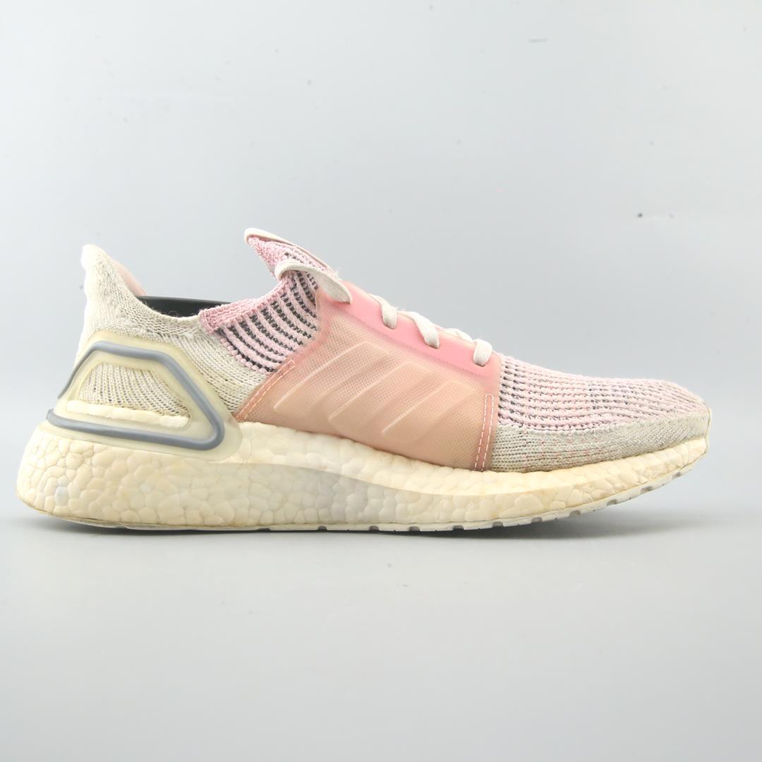 ULTRA BOOST 19