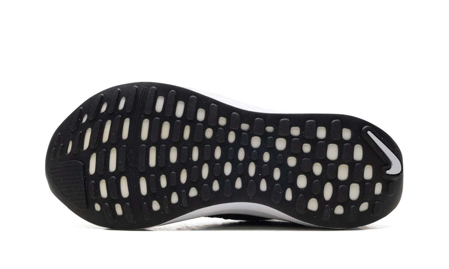 ReactX Infinity Run 4"Oreo" DR2670 003