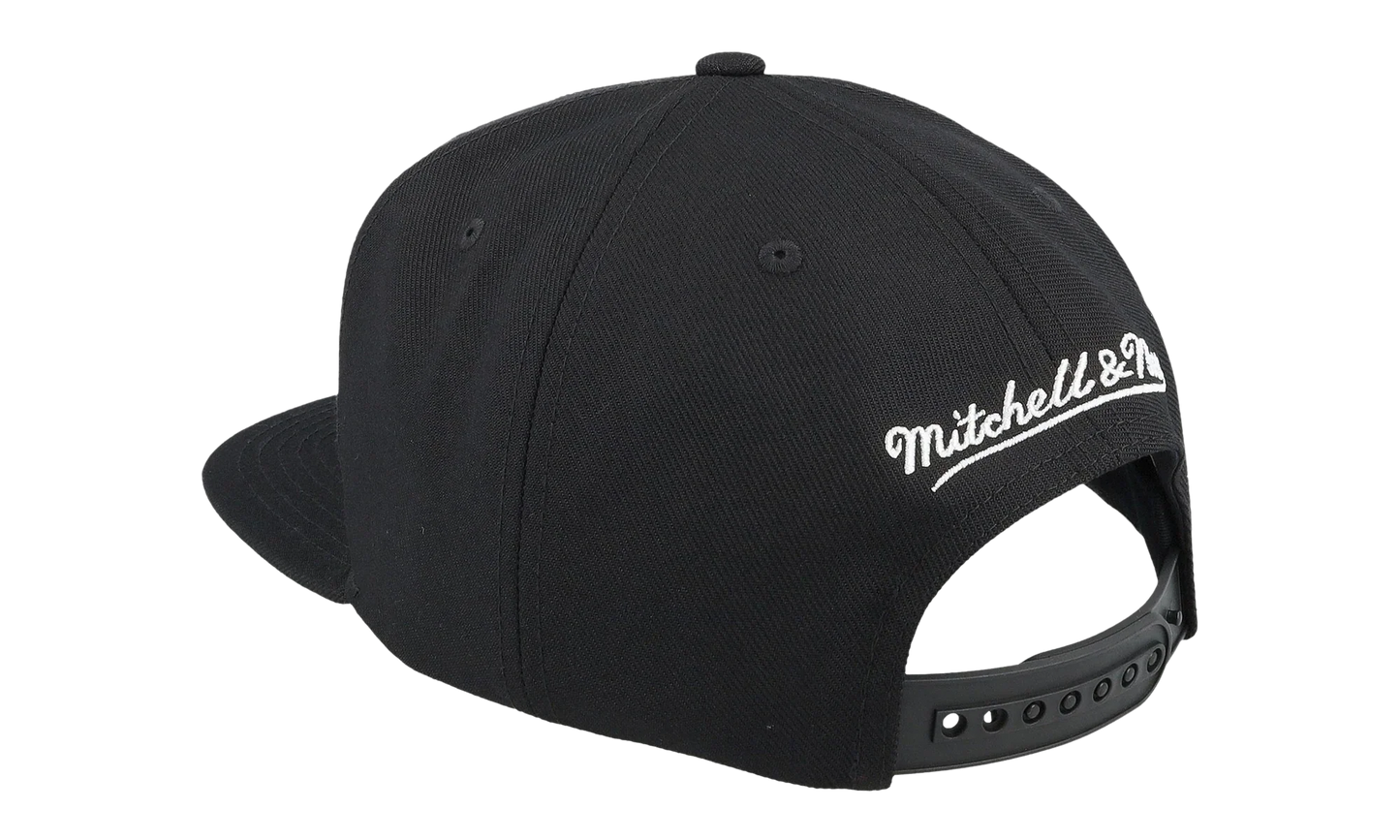 NBA Double Up Snapback Cap "Chicago Bulls - Black" HS9643 CBUBLCK