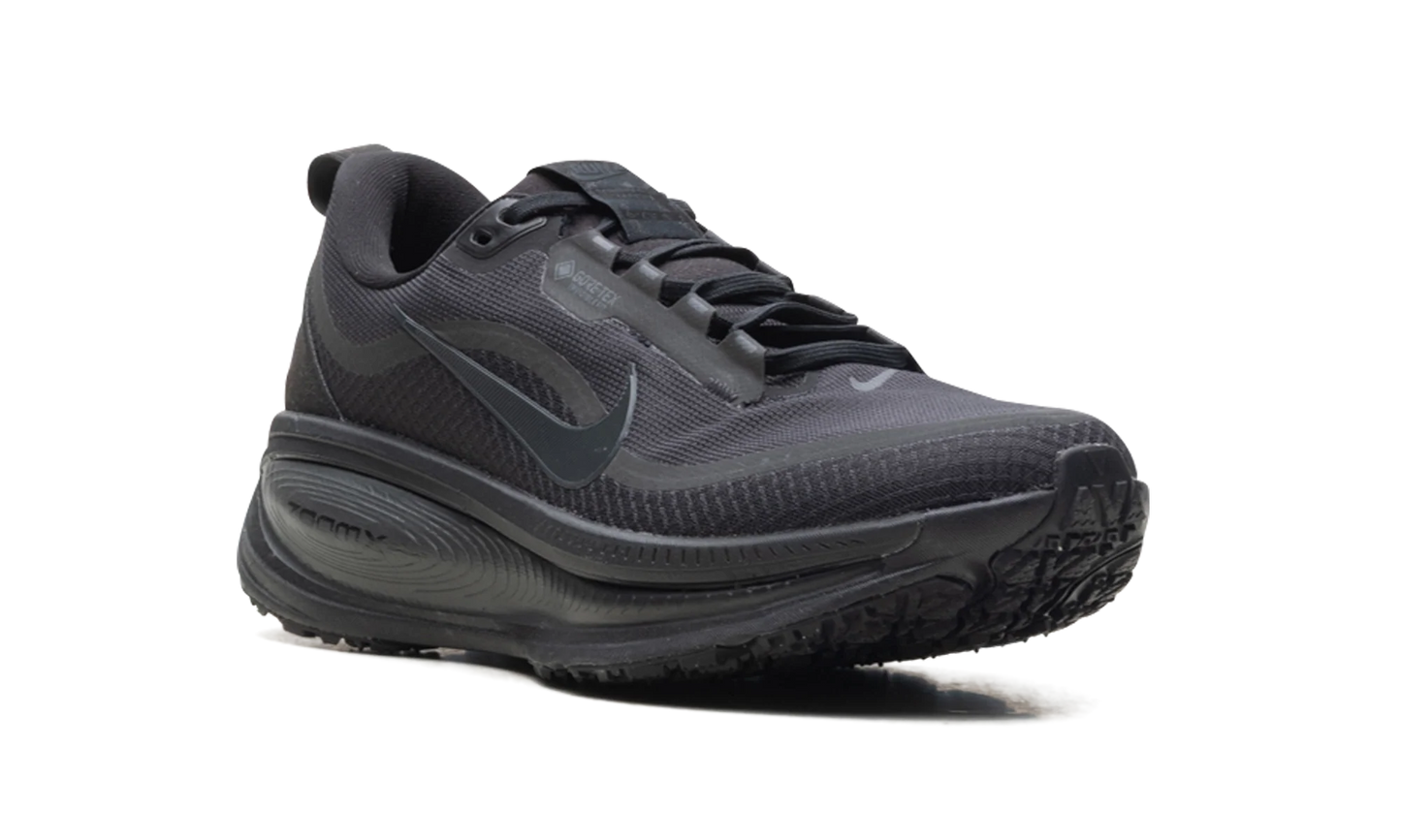 Vomero 18 Gore-Tex "Black Anthracite" HQ7001 001