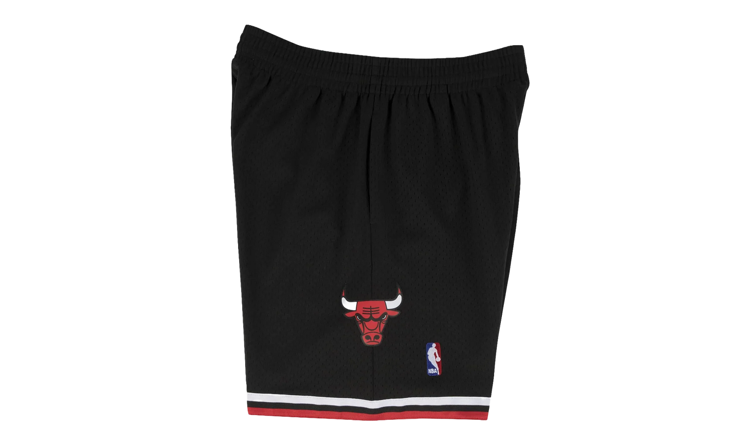 Chicago Bulls Swingman Shorts "Black / Red" MSHAC18023 CBUBLCK97