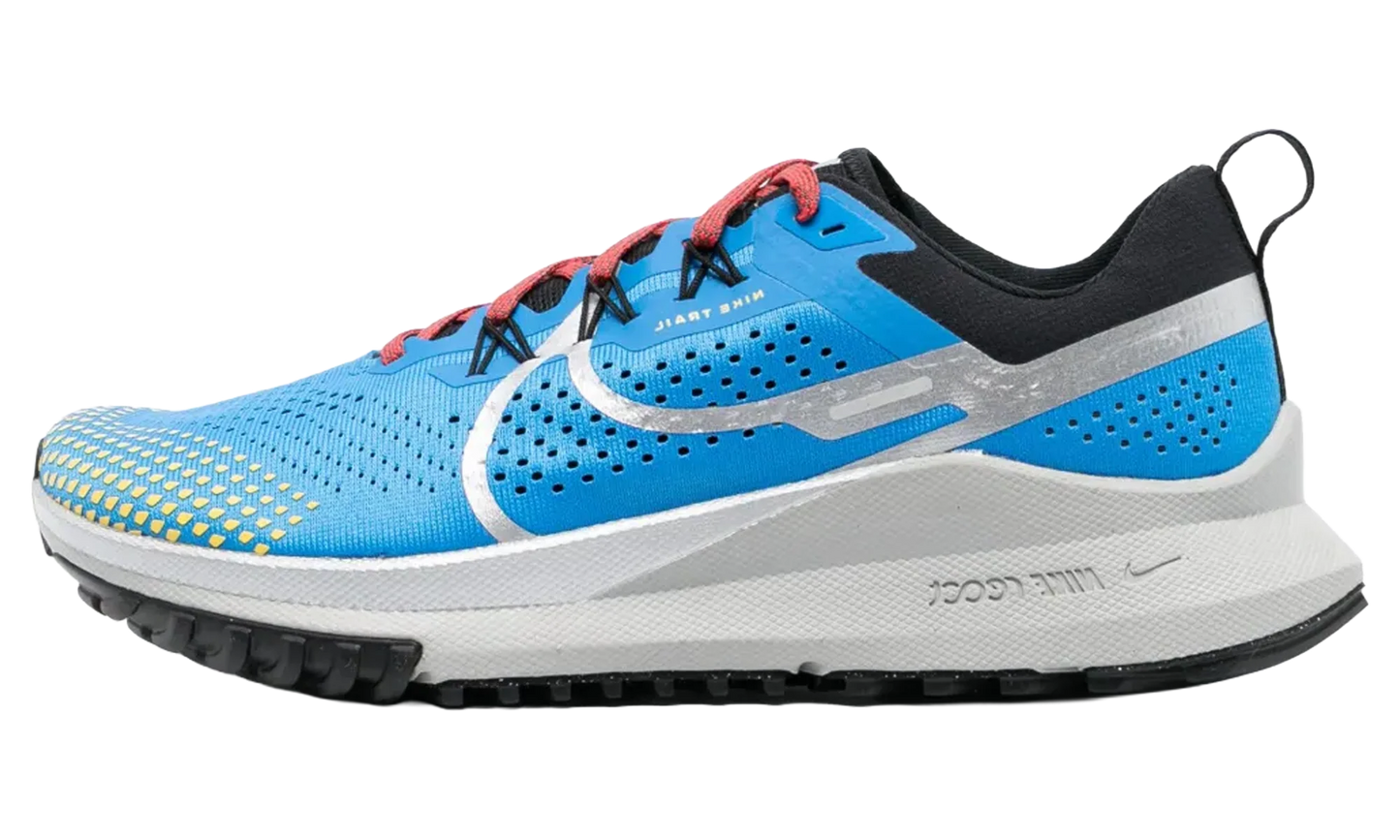 React Pegasus Trail 4 "Light Photo Blue Silver" DJ6158 401