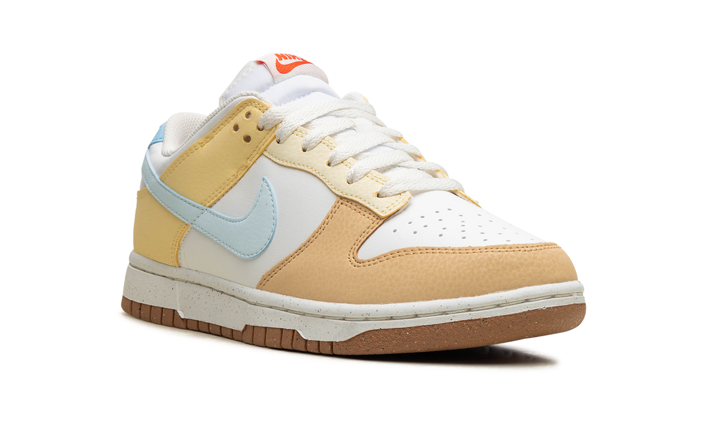 DUNK LOW WMNS"Soft Yellow" FZ4347 100