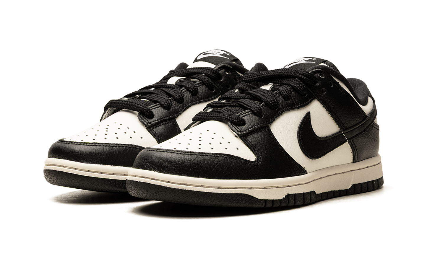 Dunk Low SE WMNS"Cherry Charms - Panda" HQ7487 100