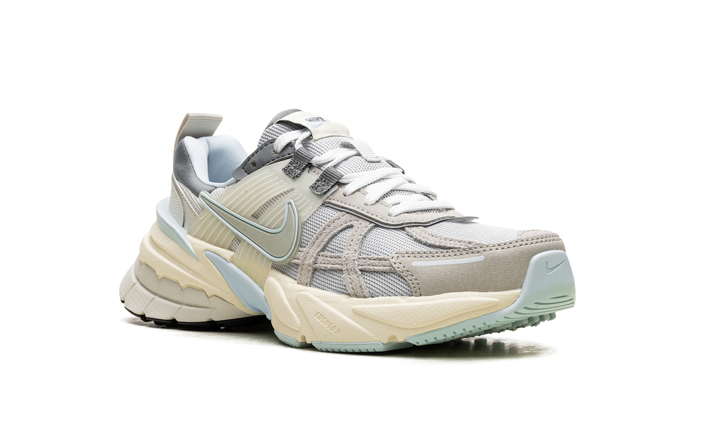 V2K Run WMNS"METALLIC PLATINUM" FZ3596 072