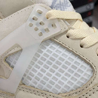 4 Retro Off-White Sail