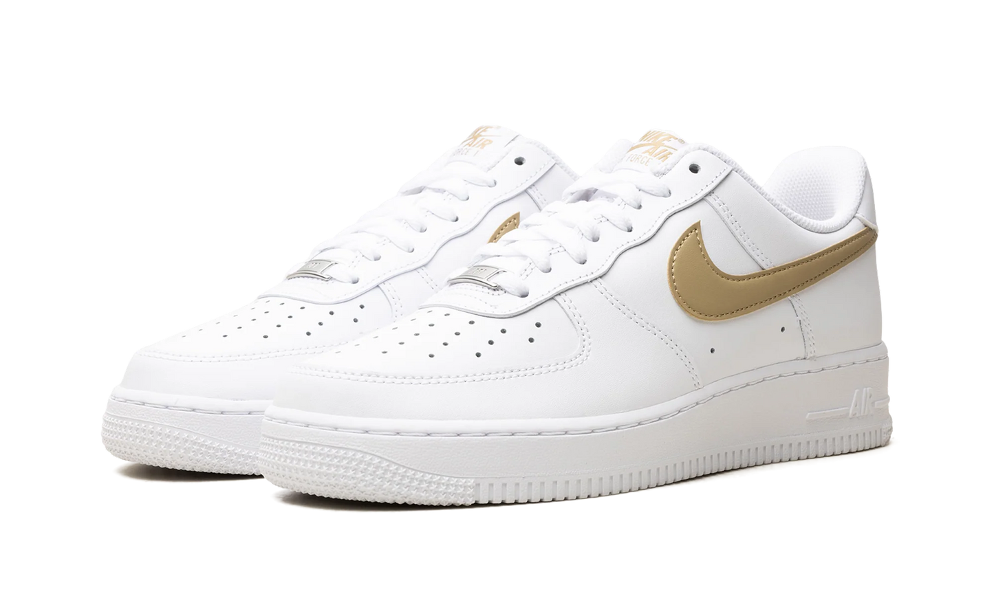 Air Force 1 '07 "White / Parachute Beige" FJ4146 124