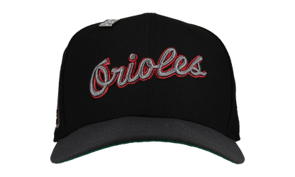59FIFTY Baltimore Orioles 30th Anniversary Fitted Hat "Script Metallic - Black / Graphite" 123451299732