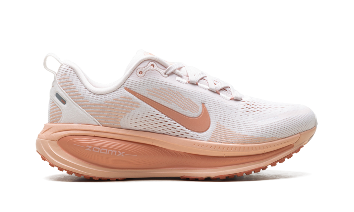 Vomero 18 WMNS"Light Soft Pink Light Madder Root Arctic Orange Madder Root" HM6804 601