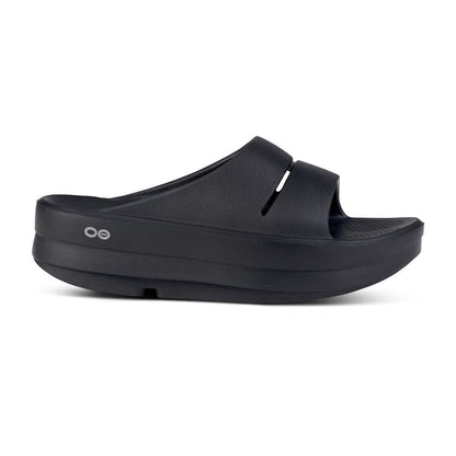 Women's OOmega OOahh Sandal in Black