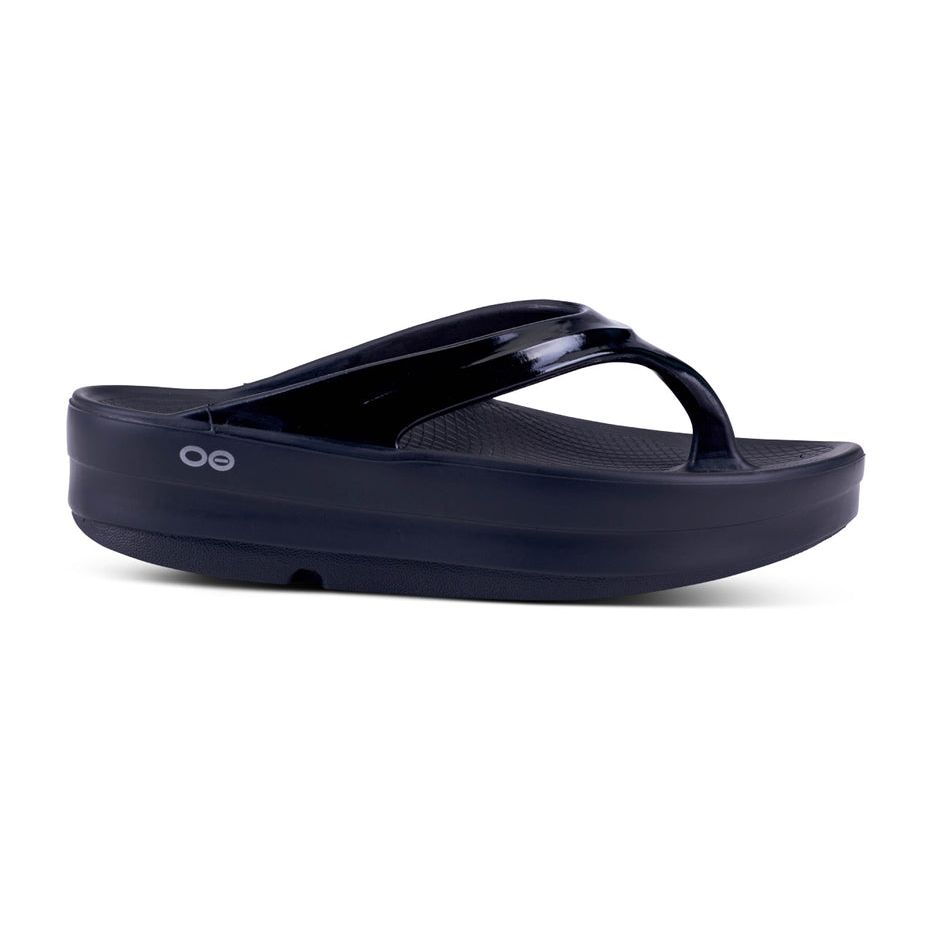 Women's OOmega OOlala Thong Sandal in Black