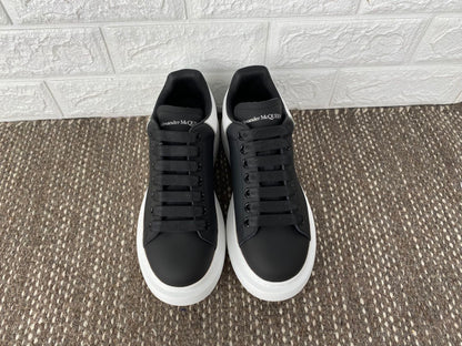 Oversized Black White
