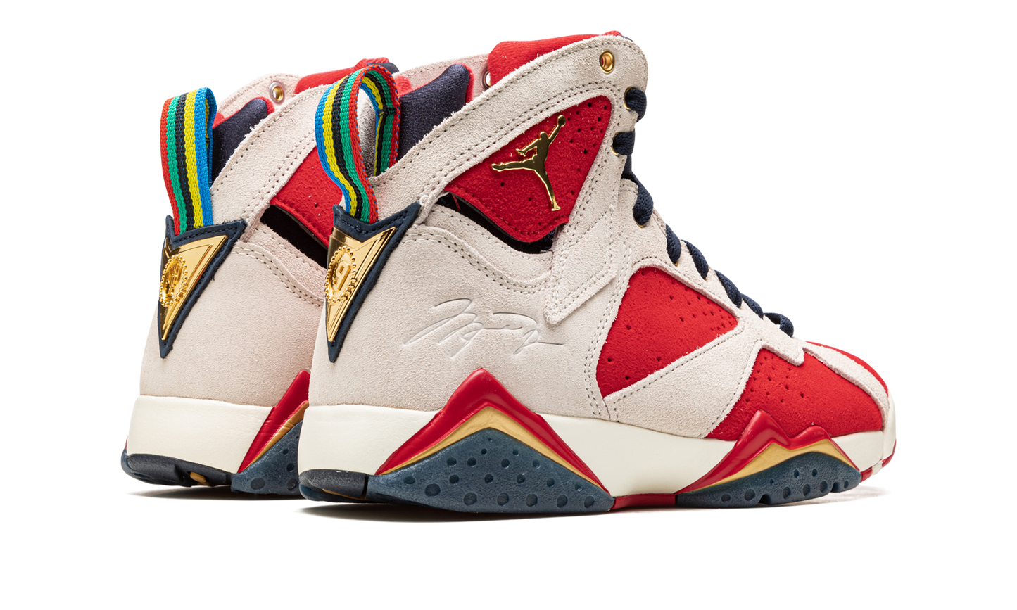 Retro 7 "Trophy Room" DM1195 474