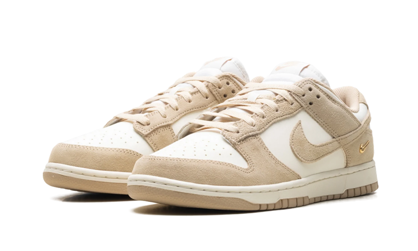 Dunk Low WMNS "Sail White Metallic Gold" IO4244 101