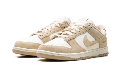 Dunk Low WMNS "Sail White Metallic Gold" IO4244 101