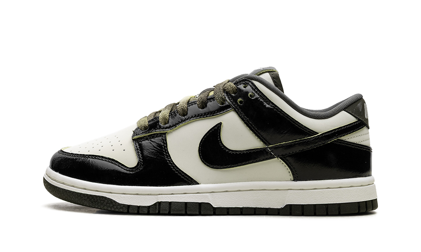 Dunk Low SE WMNS"Panda-Monium Pack - Olive" HQ1918 001