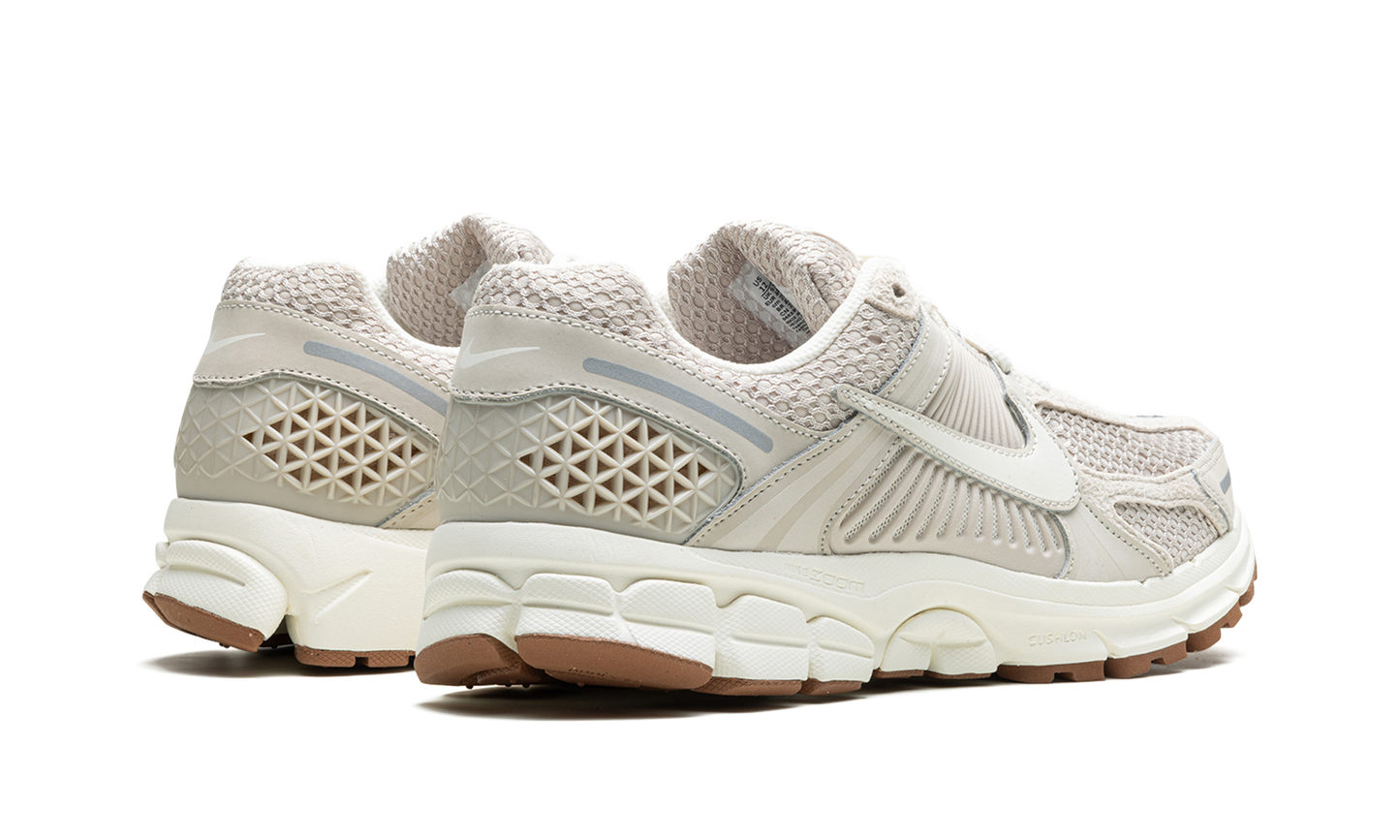 ZOOM VOMERO 5 WMNS"Light Orewood Brown" FZ3780 101