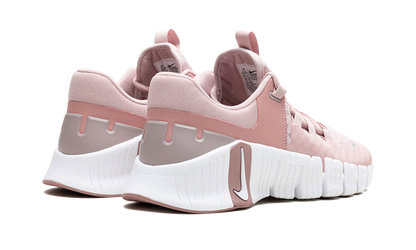 WMNS Free Metcon 5"Pink Oxford" DV3950 600
