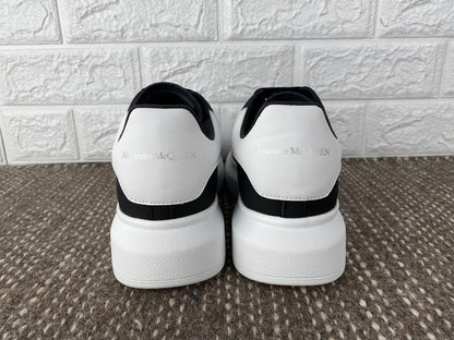 Oversized Black White