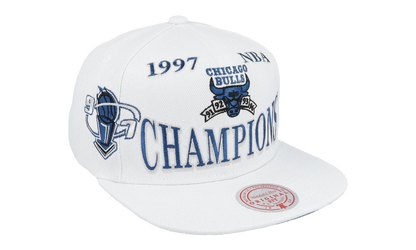 NBA Hardwood Classics 97 Champ Flipside Snapback Cap "Chicago Bulls - White" HS8712 CBUWHIT