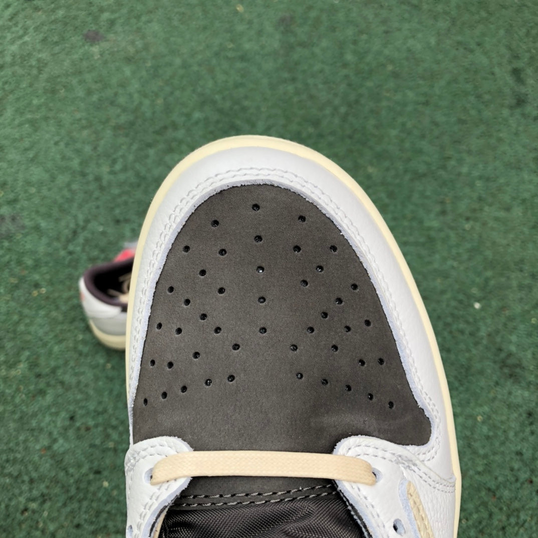 1 Travis Scott Reverse Mocha