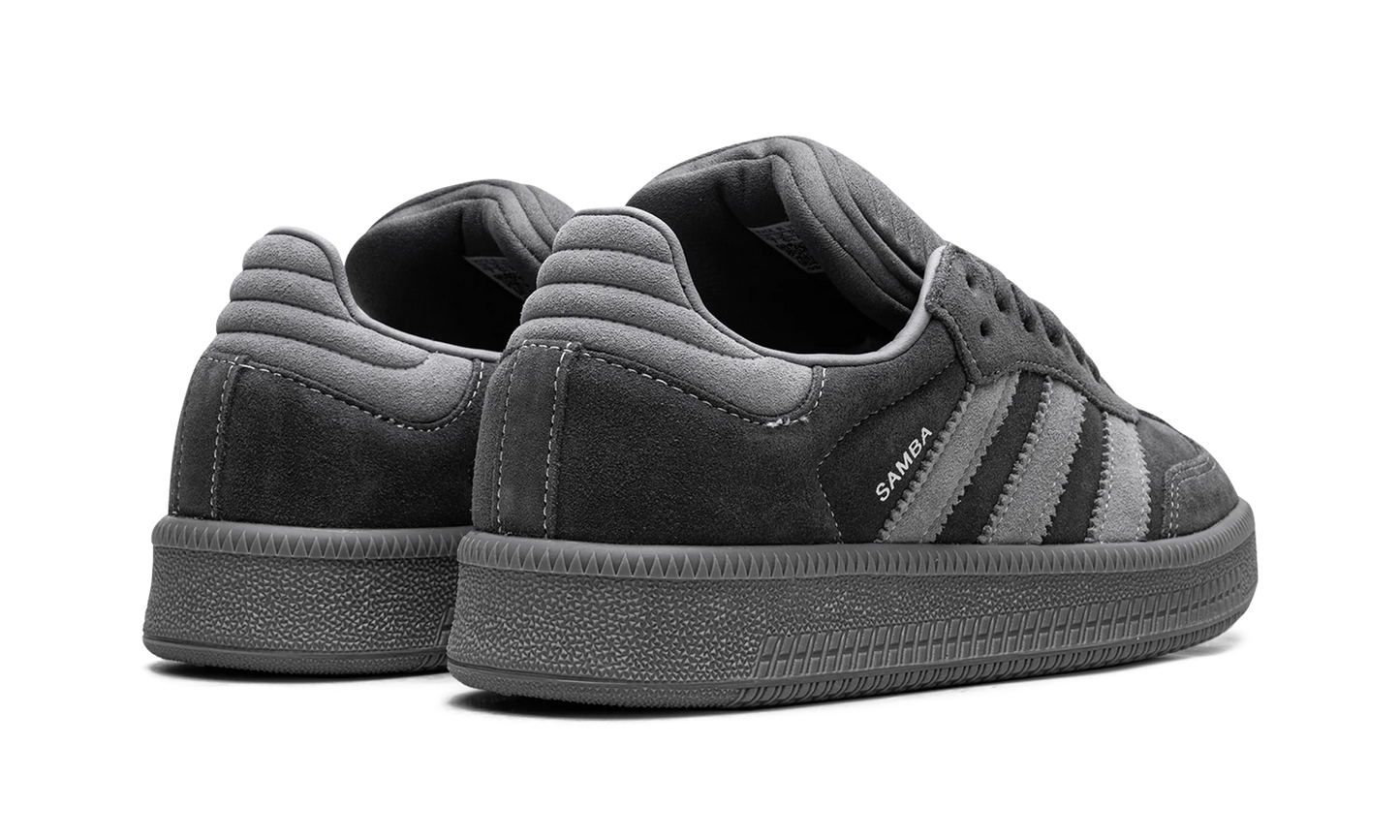 Samba XLG "Carbon Grey" ID3912