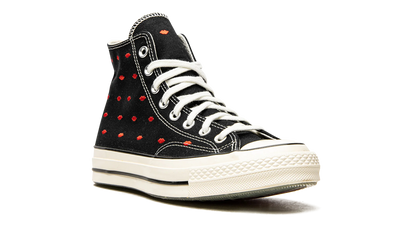 Chuck 70 Embroidered Lips High A01600C