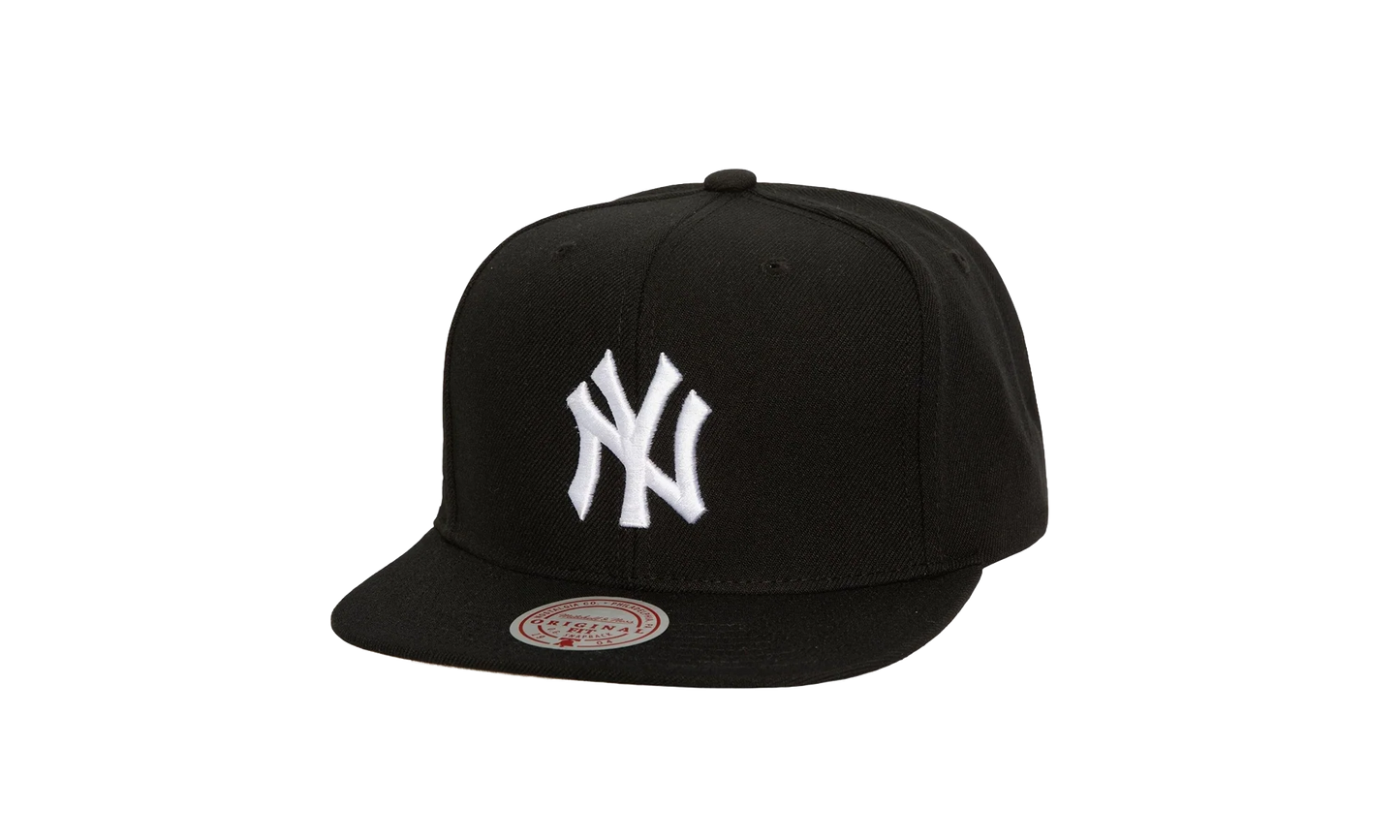 MLB Evergreen Black White Snapback Cap "New York Yankees - Black" HS8544 NYYBLCK