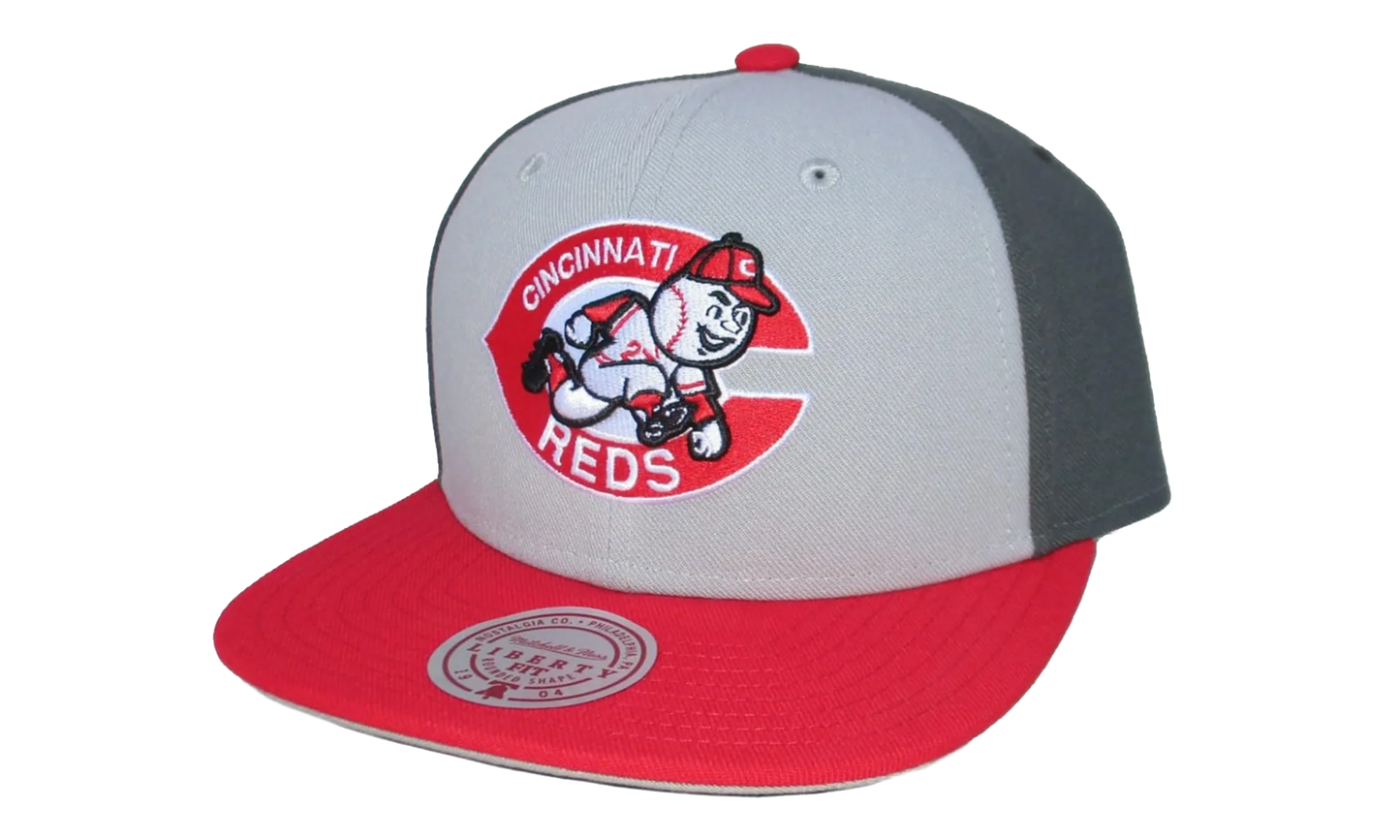 MLB Triple Play Cooperstown "Reds" HY11519-CREGREY_OS