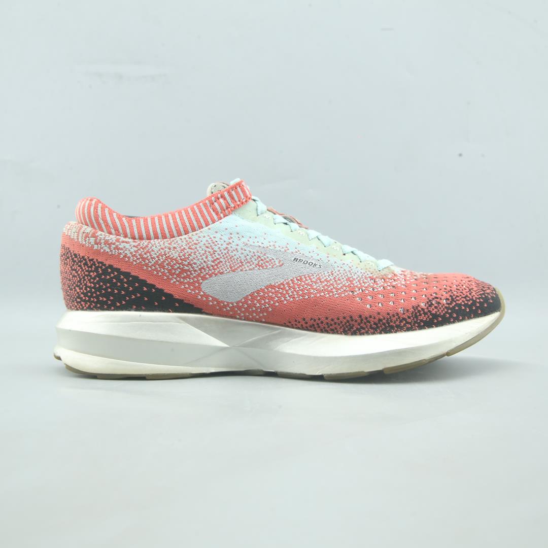 LEVITATE 2