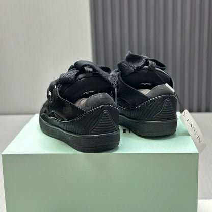 Leather Curb Triple Black