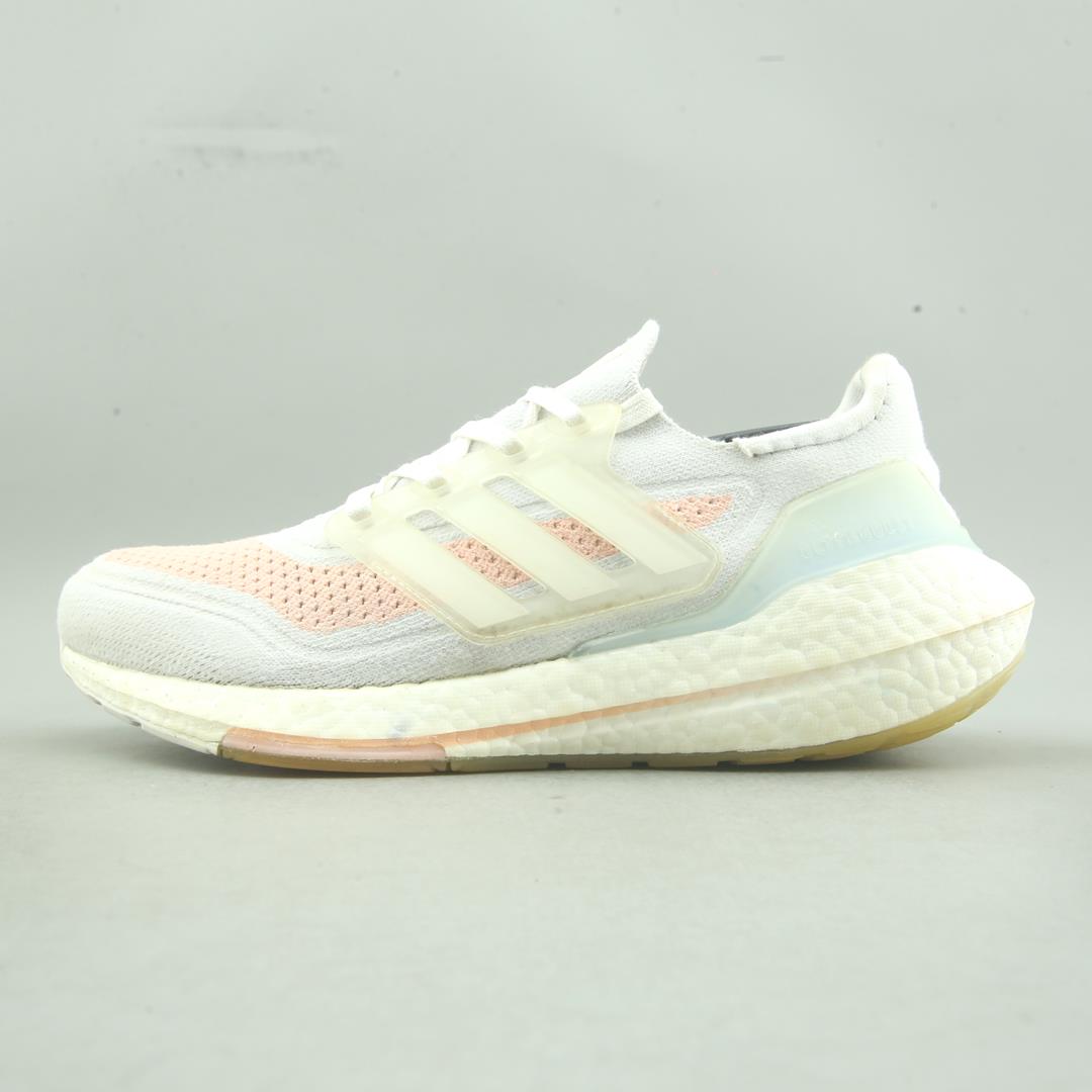 ULTRA BOOST 21