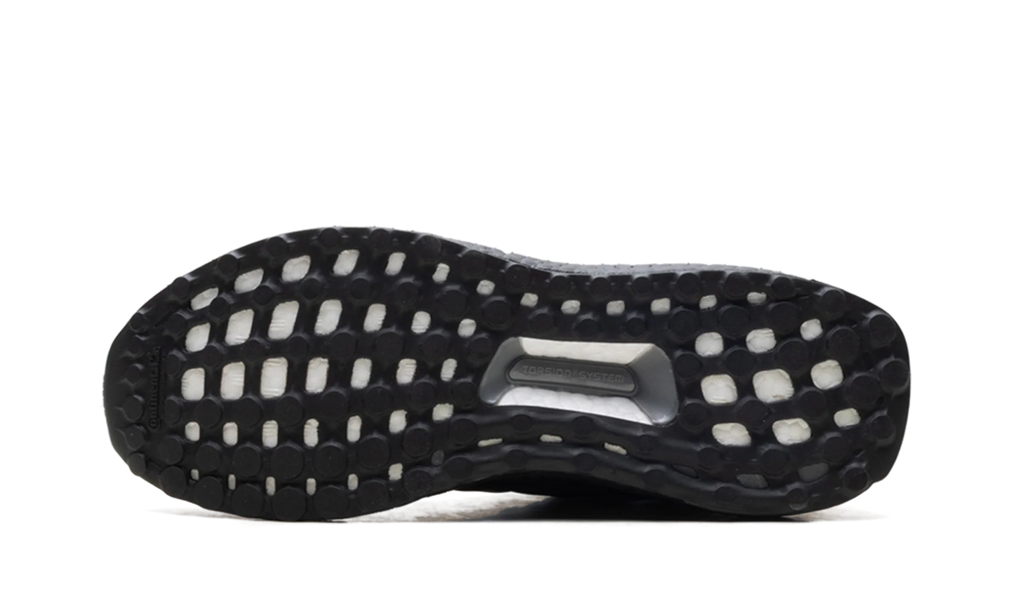 Ultra Boost 1.0 "Black Spark" JQ2273