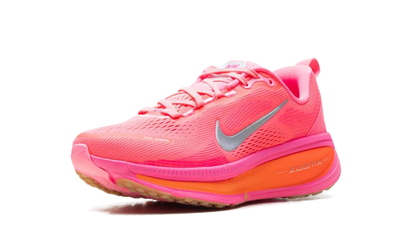 Vomero 18 WMNS "Digital Pink Hyper Orange" HM6804 602