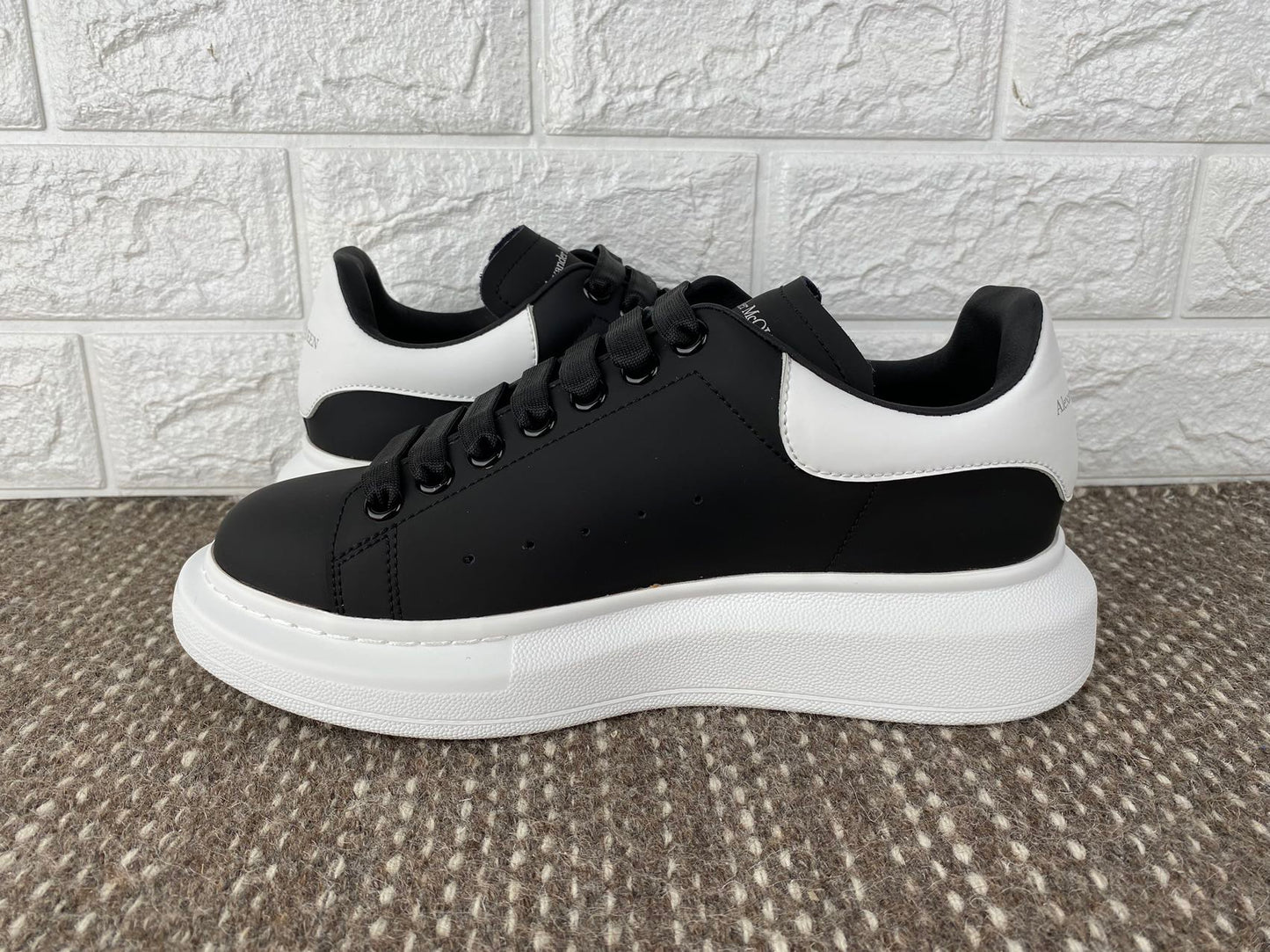 Oversized Black White