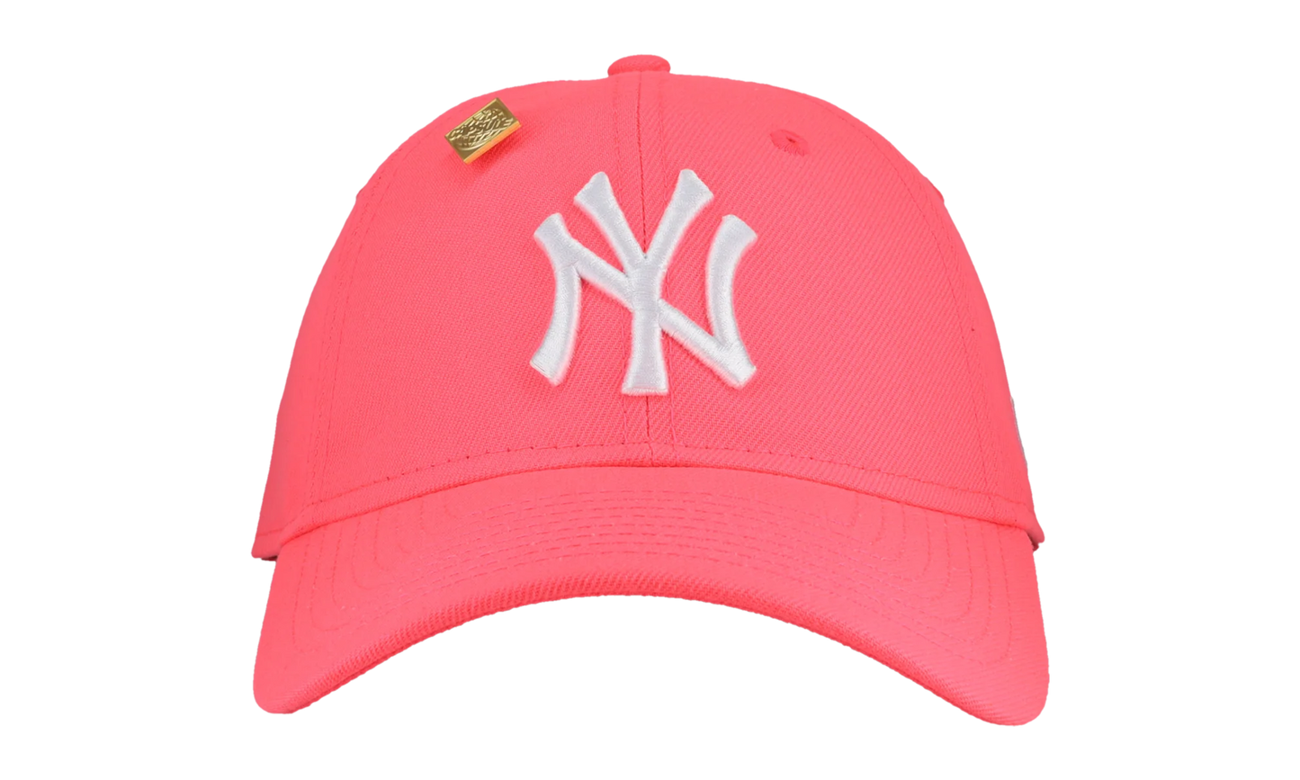 9TWENTY New York Yankees Adjustable Hat "Pink Glow" NE306