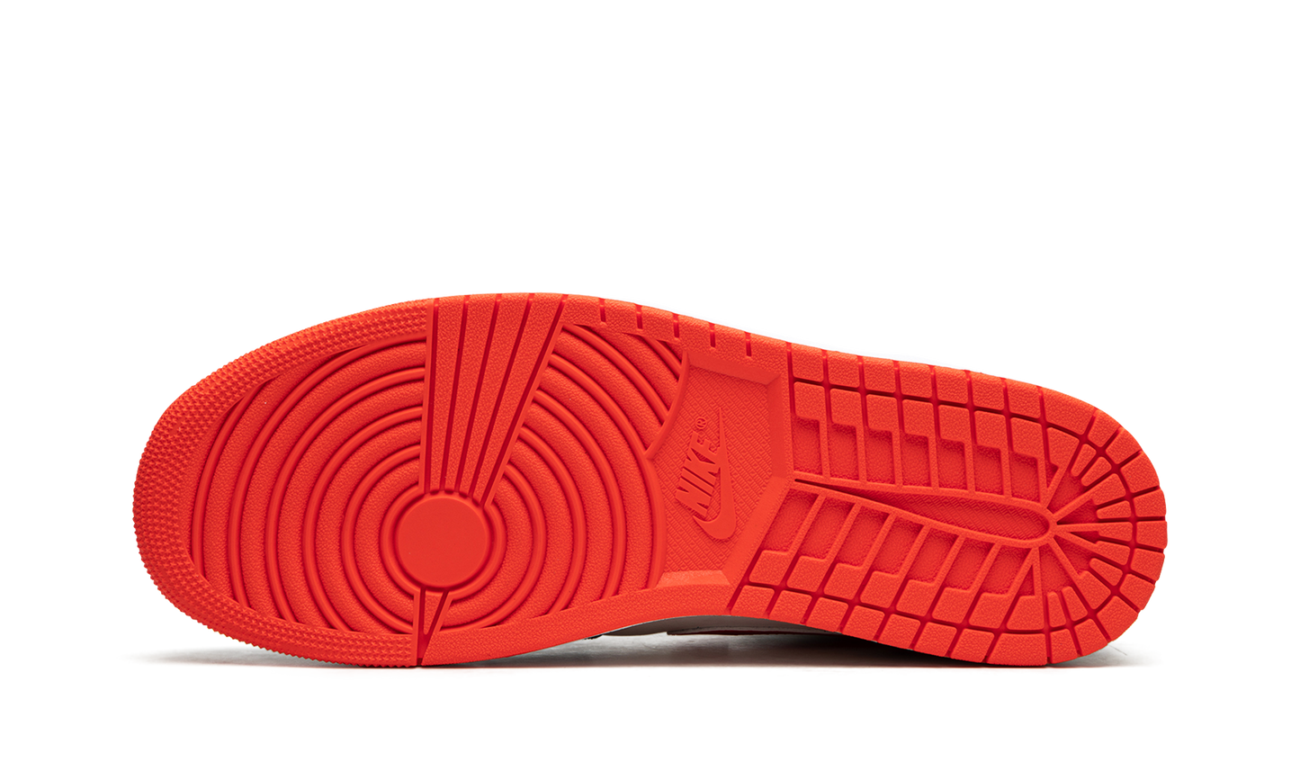 1 Mid "Knicks" FD1029 400