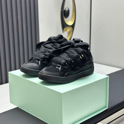 Leather Curb Triple Black