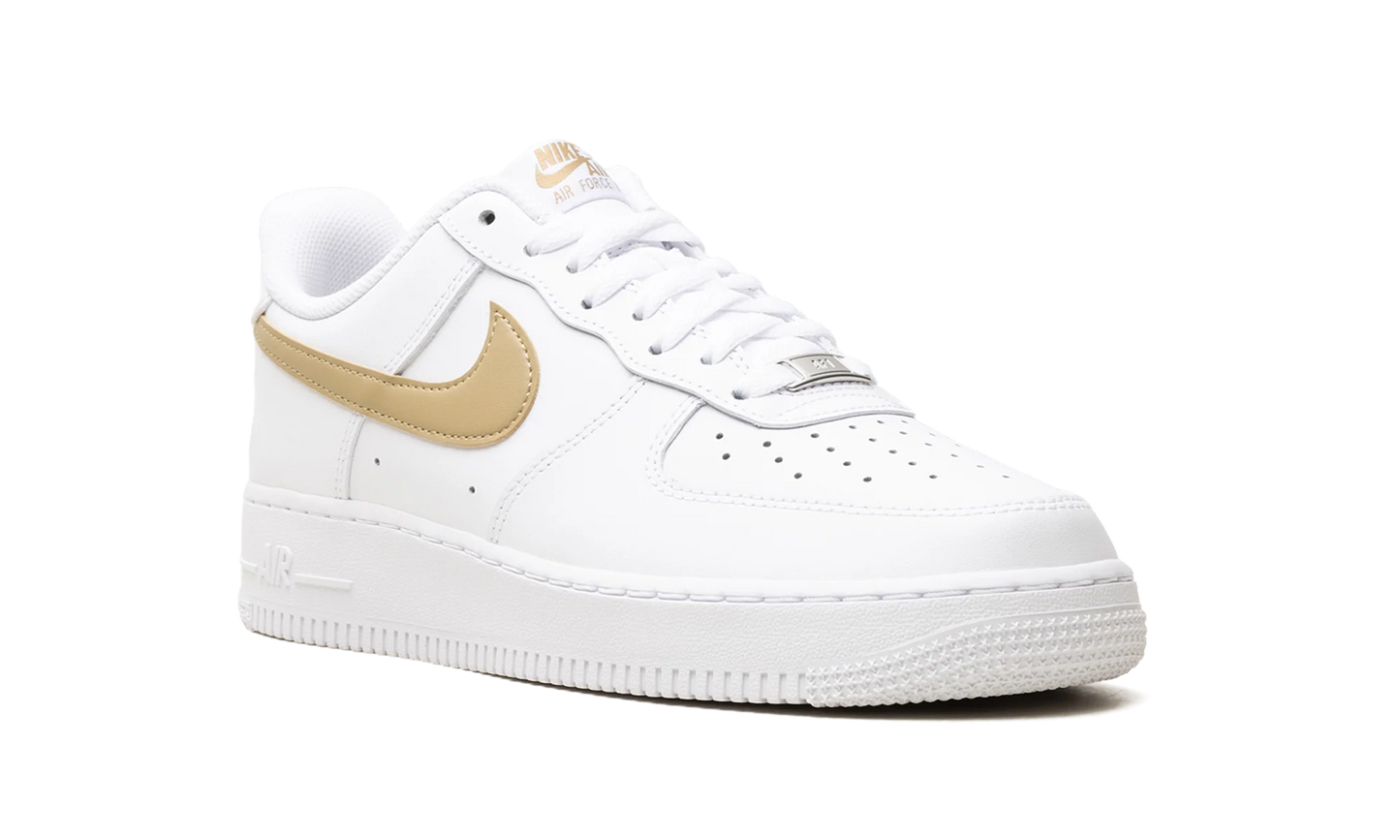 Air Force 1 '07 "White / Parachute Beige" FJ4146 124