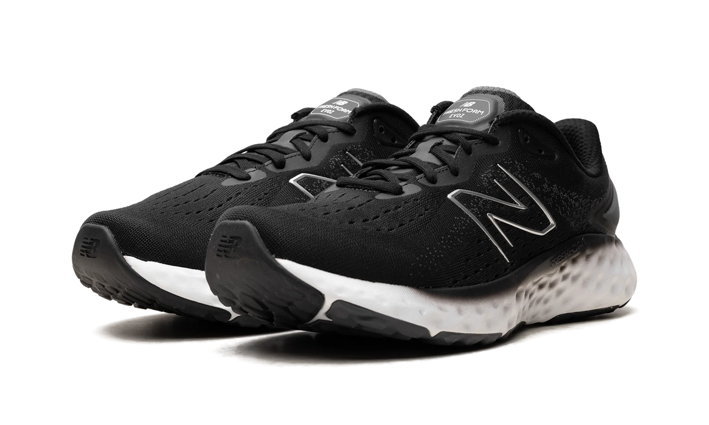 Fresh Foam Evoz V2 "Black / White" MEVOZLK2