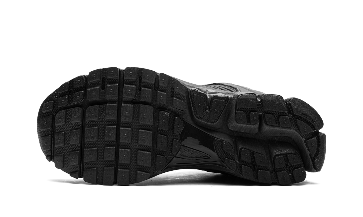 Zoom Vomero 5 WMNS"Triple Black" FQ7079 002