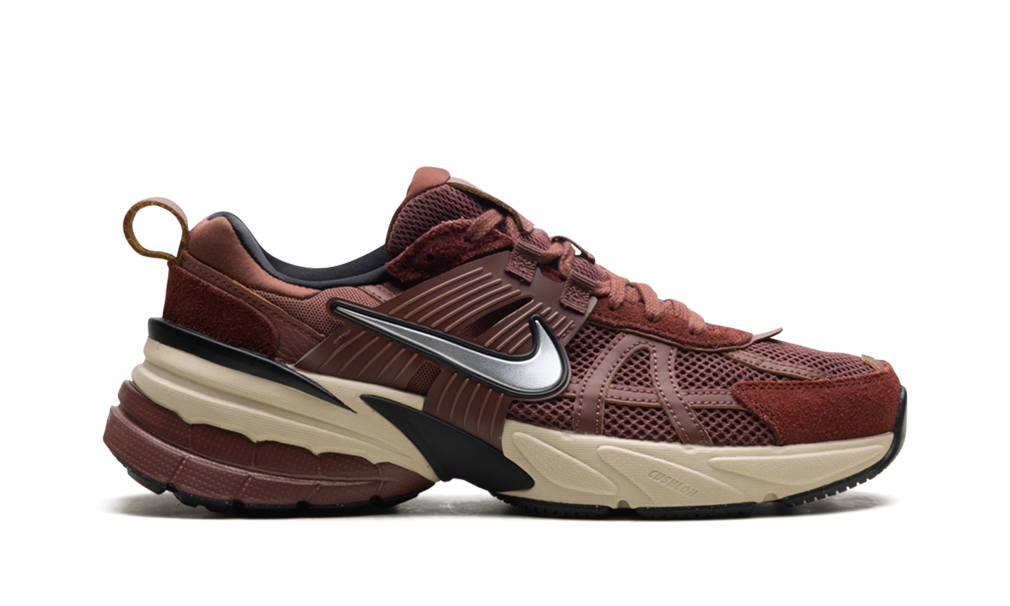 V2K Run WMNS"Red Sepia Dark Pony" FN6703 201