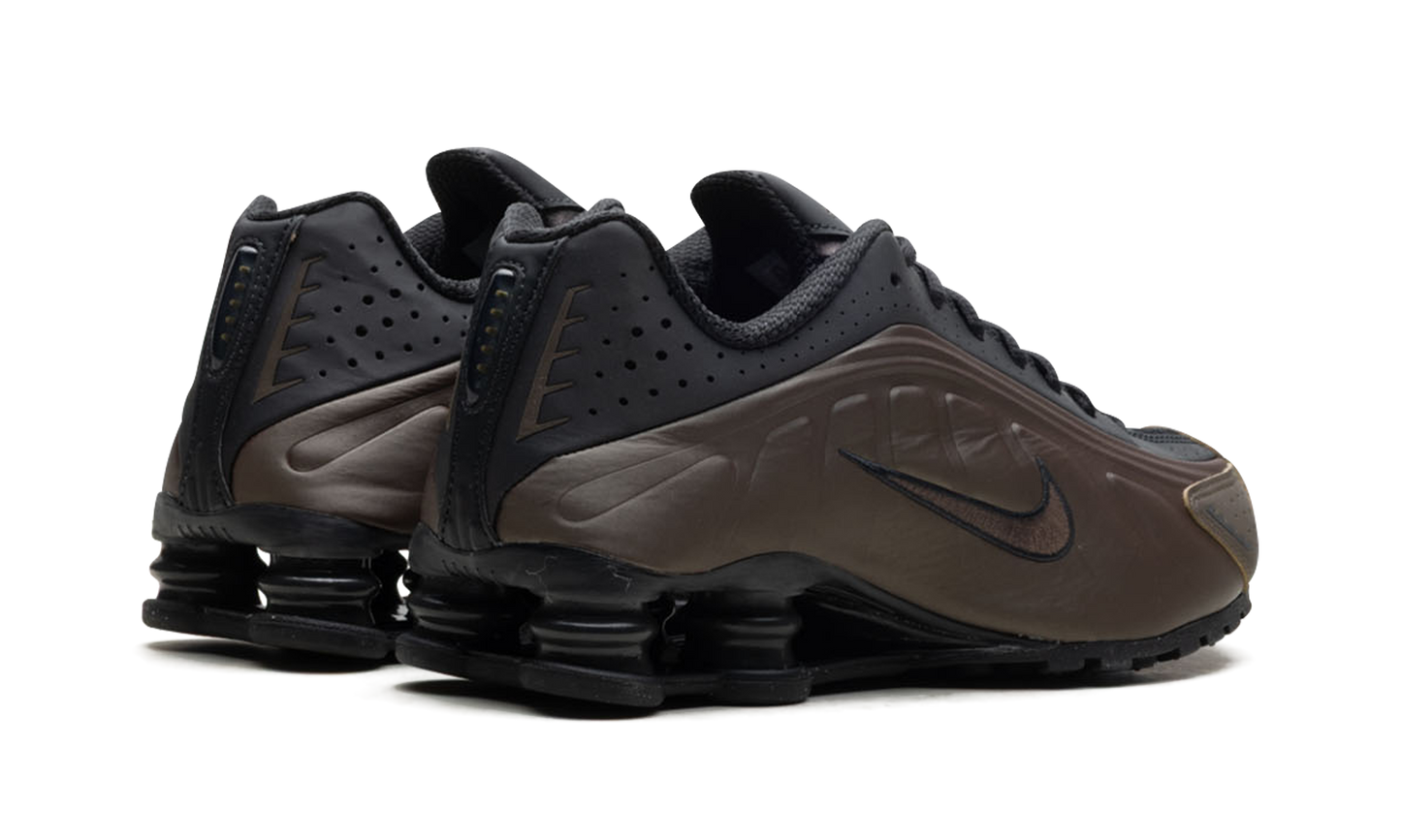 Shox R4 WMNS"Ironstone Off Noir" AR3565 007