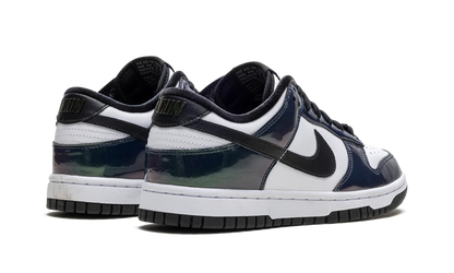 Dunk Low SE WMNS"Just Do It Iridescent" FQ8143 001
