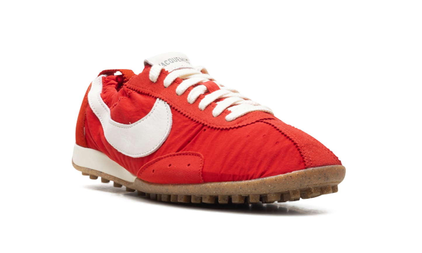 Moon Shoe SP WMNS"Jacquemus - University Red" HV8547 600