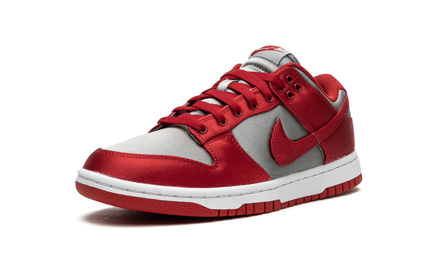 DUNK LOW WMNS"UNLV Satin" DX5931 001