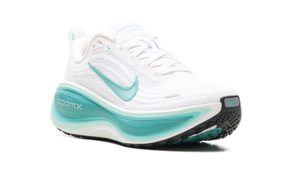 Vomero Plus WMNS"White/ Bleached Turquoise" HV8154 100