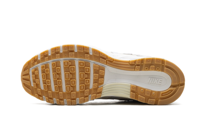 P-6000 WMNS"Photon Dust Light Khaki" HV4312 025