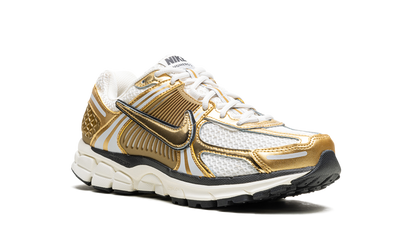 Zoom Vomero 5 WMNS"Metallic Gold" HF7723 001